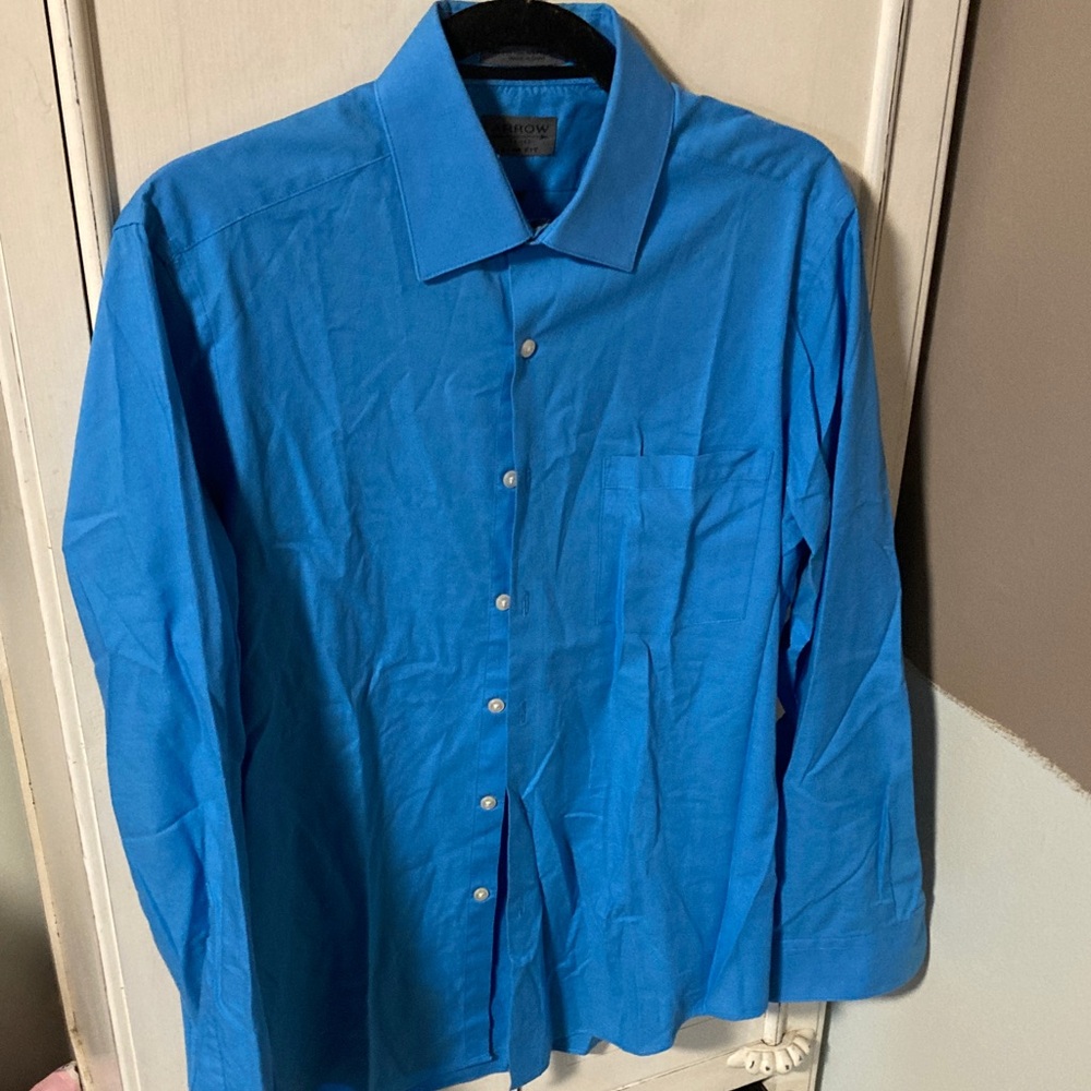Arrow men’s medium Classic Blue Dress Shirt, 15 1/2, 32/33